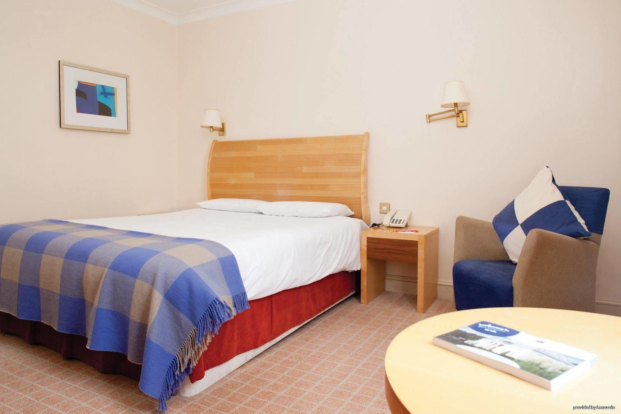 Roebuck Inn Στίβενεϊτζ Δωμάτιο φωτογραφία